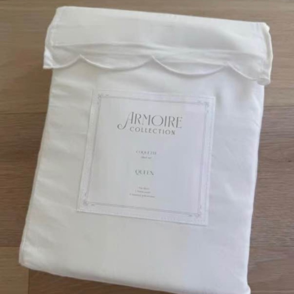 White Bedding Set